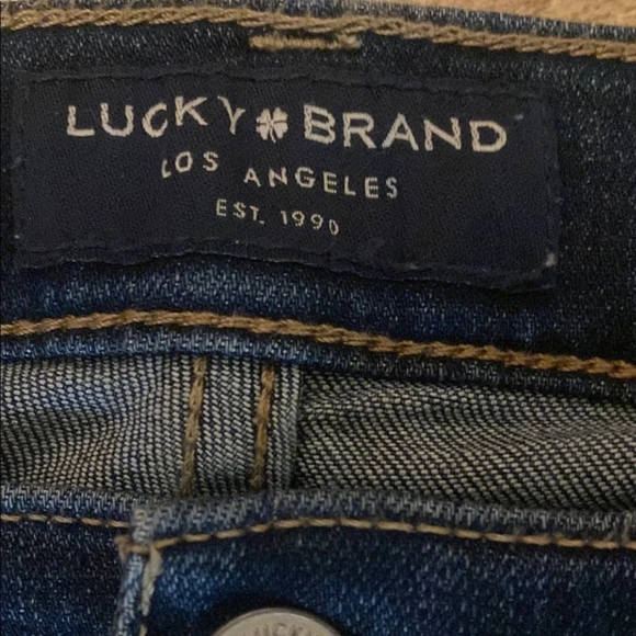 Lucky Brand Ava Mid Rise Size 8 Jeans with Rich Indigo Finish - Picture 3 of 11